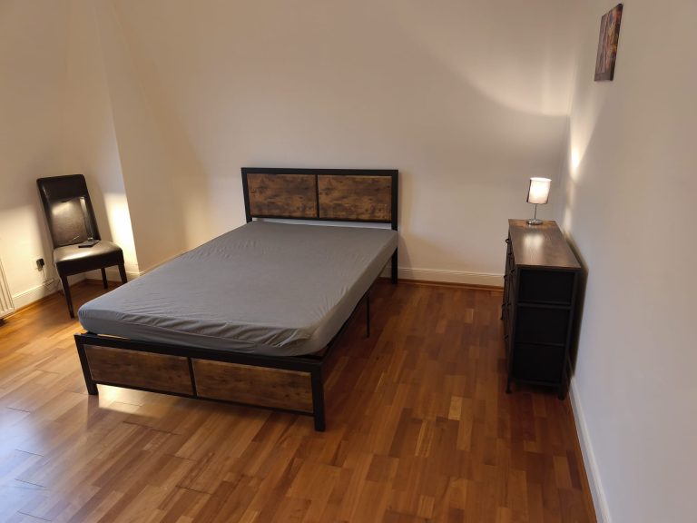 Volkmarstrasse 11, 3. OG, Zimmer 2 - Bild 4